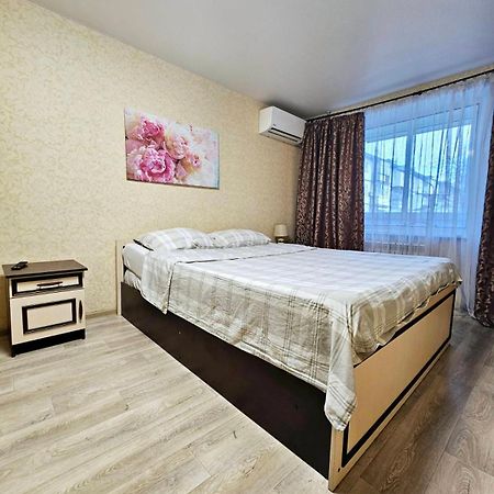 Аккуратная , чистая квартира на Пр Гагарина 169 Днепр Экстерьер фото